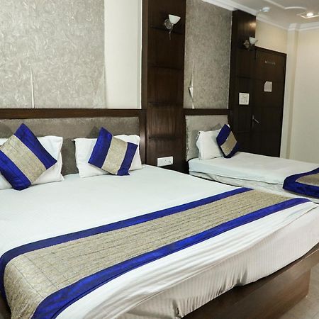 Hotel Centra Inn New Delhi Exteriör bild