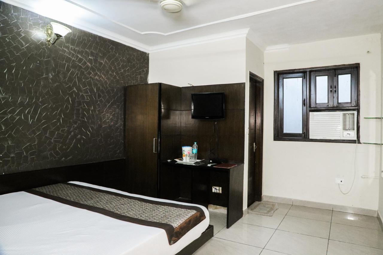 Hotel Centra Inn New Delhi Exteriör bild