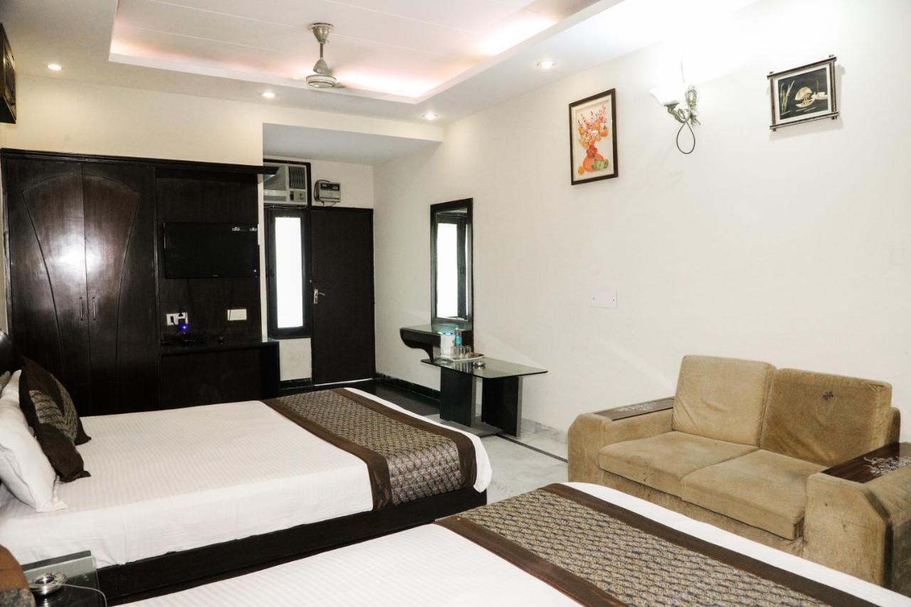 Hotel Centra Inn New Delhi Exteriör bild