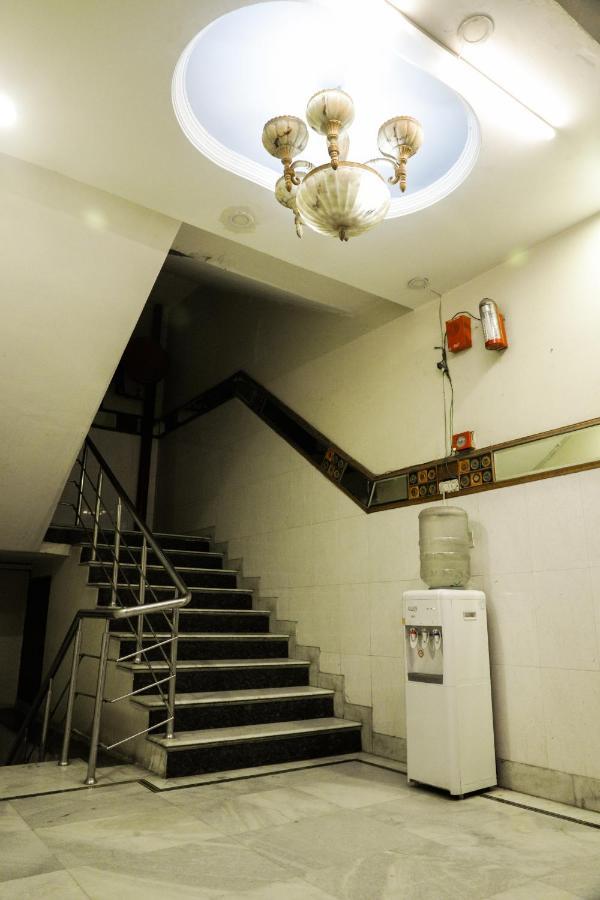 Hotel Centra Inn New Delhi Exteriör bild