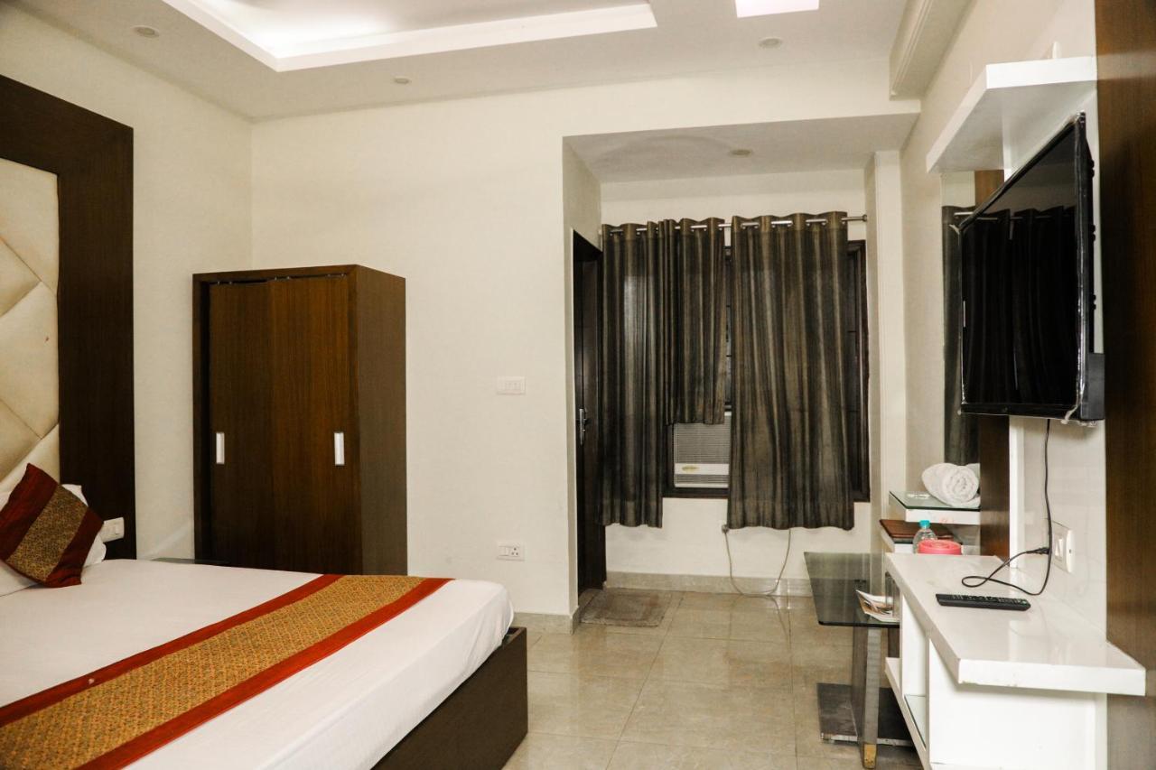Hotel Centra Inn New Delhi Exteriör bild