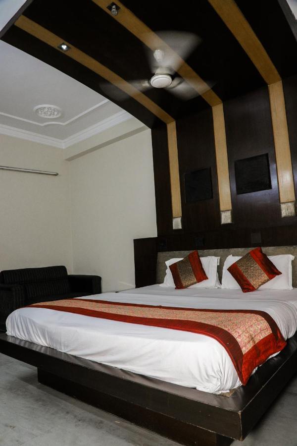 Hotel Centra Inn New Delhi Exteriör bild