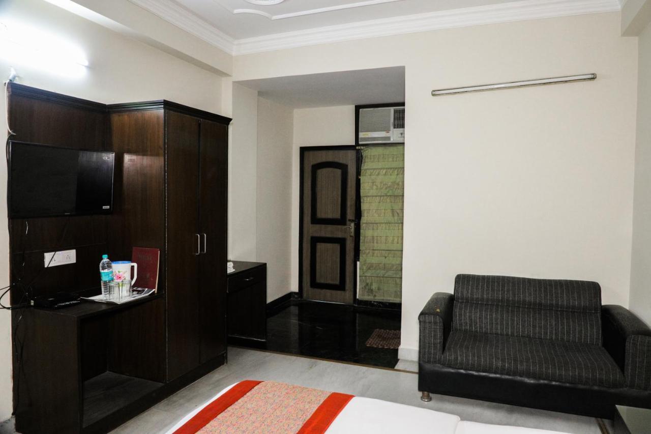 Hotel Centra Inn New Delhi Exteriör bild