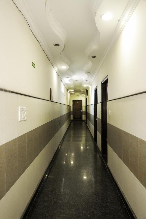 Hotel Centra Inn New Delhi Exteriör bild